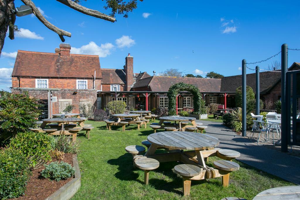 The Huntsman Of Brockenhurst Exterior foto